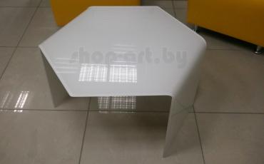Стол журнальный из акрила